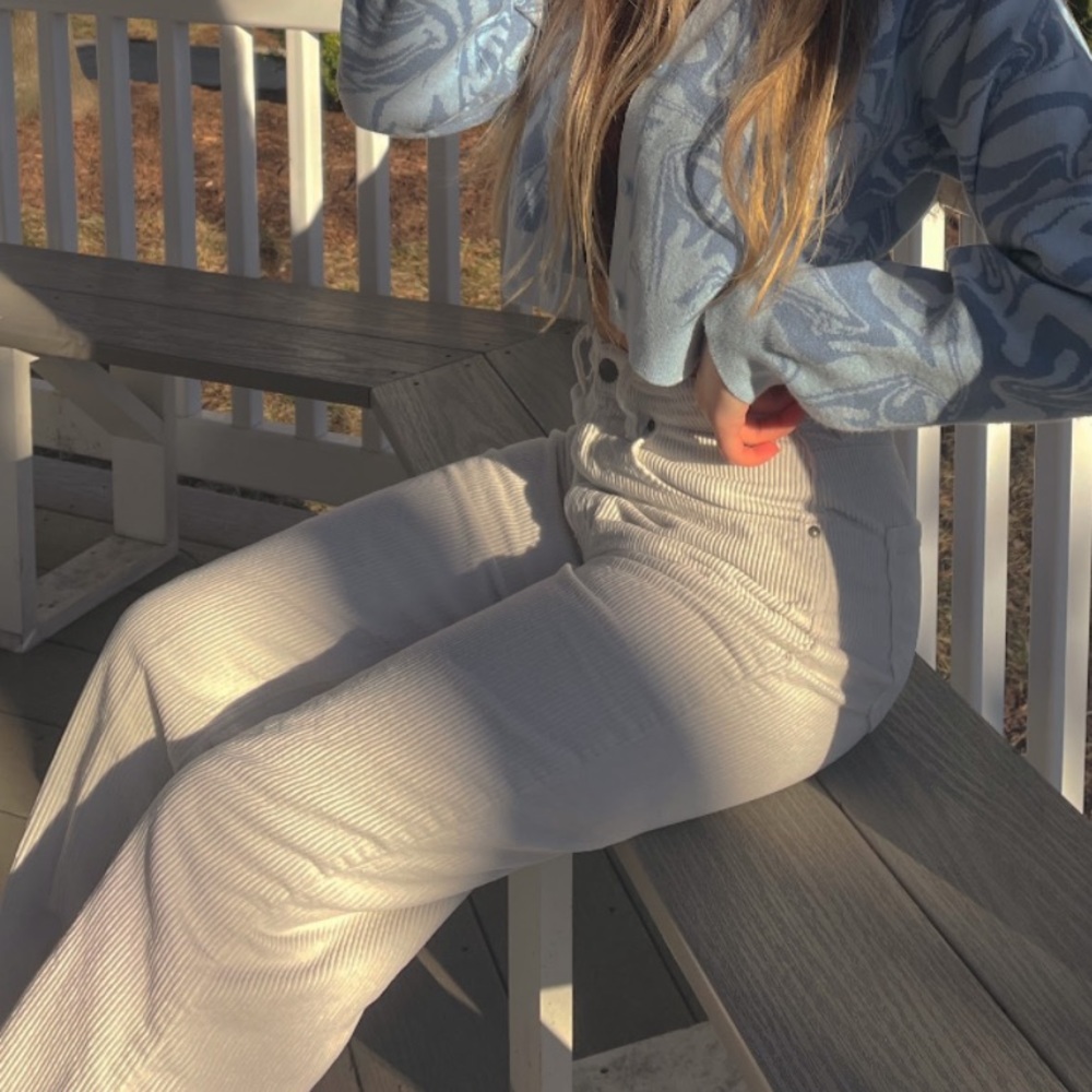 white corduroy baggy skater empyre zumiez pants